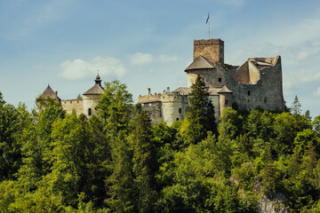 Zamek w Niedzicy latem