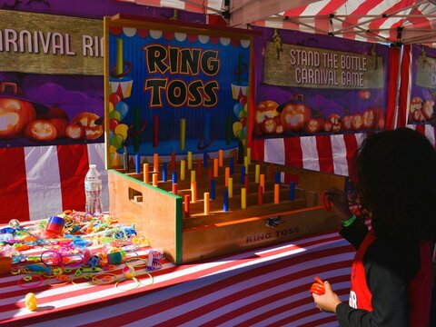 Ring A Bottle Game 5' x 5' — Midway Carnival Games
