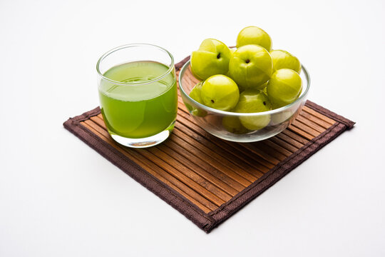 Fresh Gooseberry or Amla Juice or Phyllanthus emblica or avla juice