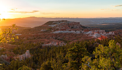 Bryce Canyon National Park, Utah. USA: View from Sunrise Point at sunrise
