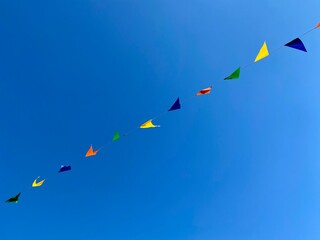 kite in the sky, rainbow