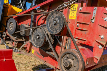 The flying mechanism of the agricultural combine