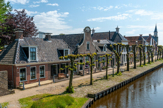Sloten is een vestingstad in de gemeente De Friese Meren, in de Nederlandse provincie Friesland. Sloten is via het Slotergat verbonden met het Slotermeer en is gelegen tussen Lemmer en Balk. Sloten be