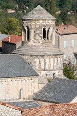 Vue de l'abbatiale Sainte-Marie de Cruas en Ardèche