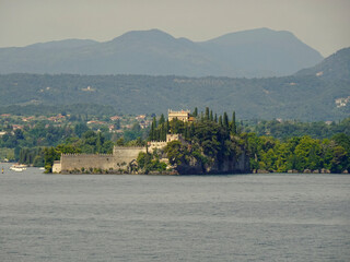 Passeggiando ed ammirando il Lago di Garda - Italia