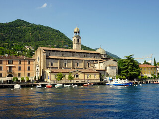 Passeggiando ed ammirando il Lago di Garda - Italia