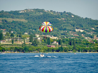 Passeggiando ed ammirando il Lago di Garda - Italia