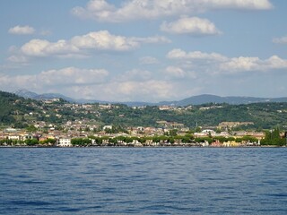 Passeggiando ed ammirando il Lago di Garda - Italia