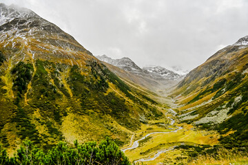 Flüela, Flüelatal, Flüelapass, Passstrasse, Alpen, Bergtal,  Engadin, Graubünden, Herbst,...