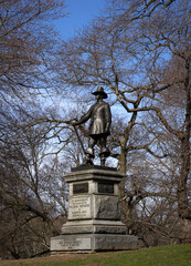 Statue to commemorate the landing of the pilgrim fathers on plymouth rock