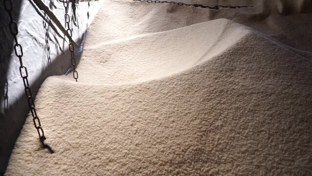 making rice noodles.
grain supply and preparation process