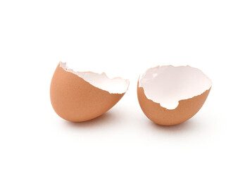 Cracked eggshell isolated