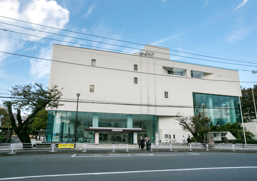 たましんRISURUホール（東京都立川市錦町）
