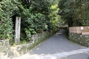 【法然院】の参道　（京都・鹿ヶ谷）