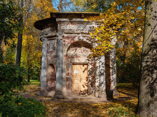 Catherine Park (Tsarskoye Selo). The Kitchen-ruin Pavilion.