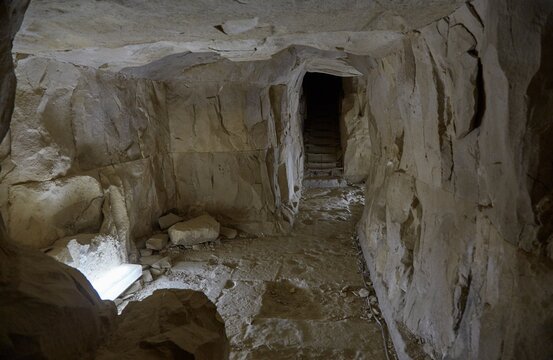 Inside the 4th Dynasty Pyramid of Meidum