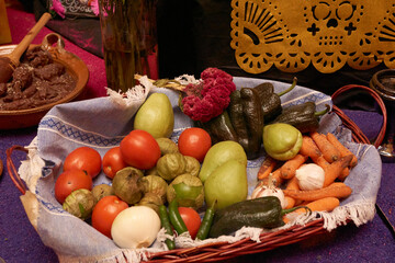 Day of the Dead offering from central Mexico, ofrenda dia de muertos