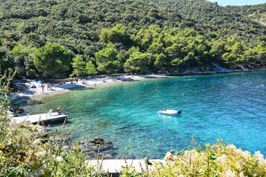 valun bella localit&agrave; balneare dell'isola di cres