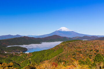 紅葉の箱根と富士山