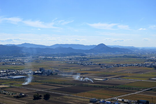 八幡山からの近江八幡市、野洲市の眺め