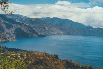 Fototapeta na wymiar Lago Atitlán de Guatemala