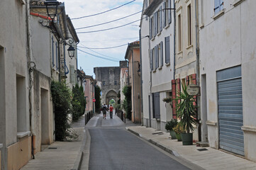 Fototapeta na wymiar Le strade di Aigues-Mortes – la Città Fortezza della Camargue. Francia