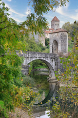 Fototapeta na wymiar Pont de la Légende à Sauveterre de Béarn, Nouvelle Aquitaine