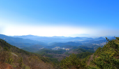 대한민국 경상북도 대구에 있는 팔공산의 아름다운 가을 풍경이다.