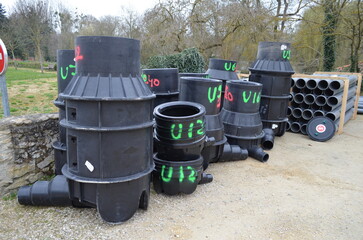 Cuves et canalisations pour un chantier de voirie. 