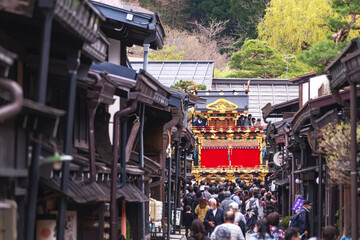 220415雨の高山祭G171
