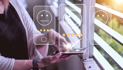 Users rate the service experience in the Concept : Customer Satisfaction Survey online application after using the service.