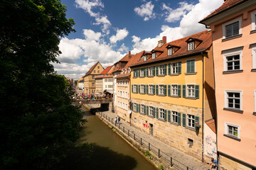 Fototapeta na wymiar Historische Altstadt in der UNESCO-Weltkulturerbestadt Bamberg, Oberfranken, Franken, Bayern, Deutschland