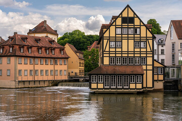 Fototapeta premium Historische Altstadt in der UNESCO-Weltkulturerbestadt Bamberg, Oberfranken, Franken, Bayern, Deutschland