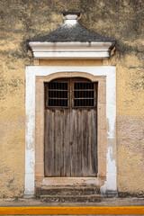 Fototapeta na wymiar Door on the Road of the firars, Valladolid, Yucatan