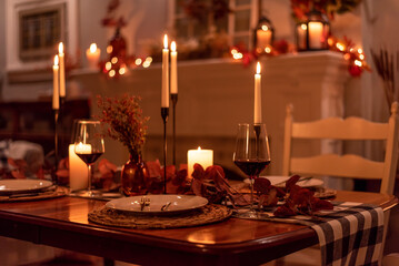 Candlelight holiday dinner table - 543303053