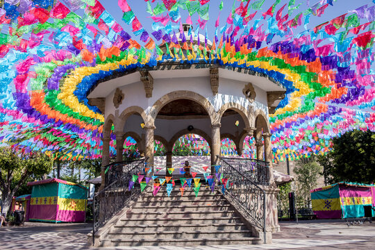 dia de muertos en el pueblo m&aacute;gico de tlaquepaque jalisco m&eacute;xico
