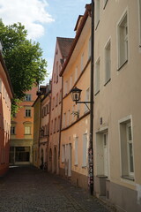 Fototapeta na wymiar Fassaden in der UNESCO-Welterbe-Stadt Regensburg