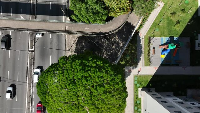 Filme a&eacute;reo da Radial Leste em S&atilde;o Paulo, importante avenida que liga a zona leste ao centro de S&atilde;o Paulo