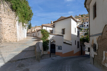 Fototapeta na wymiar Narrow street in Granada