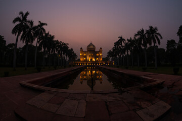 Obraz premium A sunset View Of Safdarjang Tomb, New Delhi, India