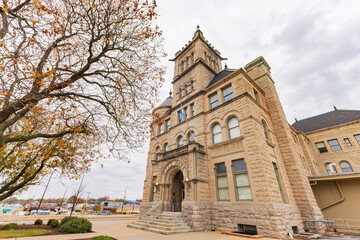 Overcast view of the Springfield Historic City Hall - obrazy, fototapety, plakaty