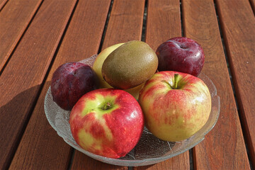 Äpfel,  Früchte, Kiwi, Pflaumen, Elstar, Obstteller, Obst