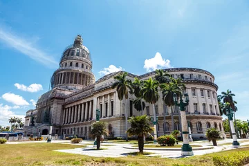 Keuken spatwand met foto The Capitol in Havana under restoration, Havana, Cuba, North America © jeeweevh