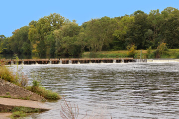 Fototapeta na wymiar Centre - Indre-et-Loire - Chisseaux - Le barrage à aiguilles