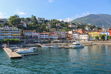 Fototapeta na wymiar Hafen in Ascona im schweizer Kanton Tessin