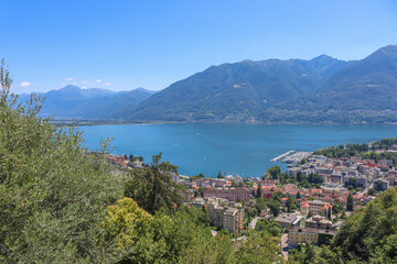 Fototapeta na wymiar Blick auf den Lago Maggiore 