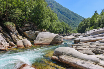 Fluss Verzasca im schweizer Tessin