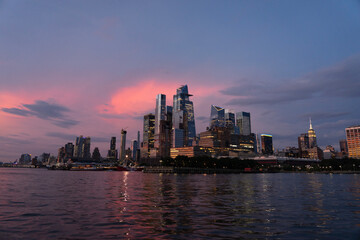 Fototapeta na wymiar city skyline at dusk