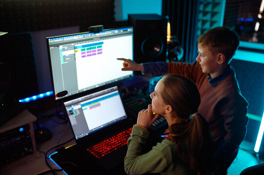 Music Production Programs for High School Students: How to Get Started
