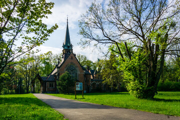 Kościół Dobrego Pasterza, park w Świerklańcu   Górny Śląsk, Polska © K. Skubala